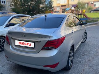 2014 Hyundai Solaris I Рестайлинг, серебристый, 850000 рублей, вид 5