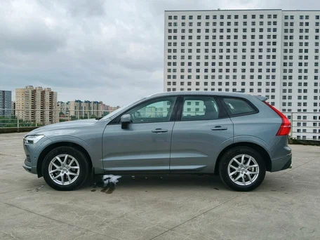 2019 Volvo XC60 II, серый, 3390000 рублей, вид 4