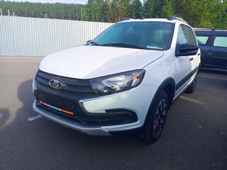 2026 Lada (ВАЗ) Granta Cross I Рестайлинг, белый, 1235000 рублей, вид 3