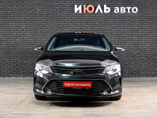 2016 Toyota Camry VII (XV50) Рестайлинг, чёрный, 2040000 рублей, вид 2