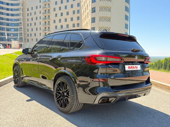 2020 BMW X5 40i IV (G05/G18), чёрный, 6300000 рублей - вид 5