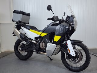 2023 Husqvarna Norden 901, чёрный, 1299000 рублей, вид 2