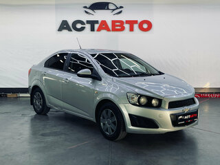 2013 Chevrolet Aveo II, серебристый, 400000 рублей, вид 3