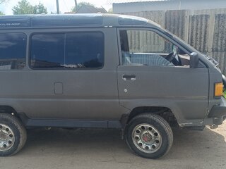 1990 Toyota Lite Ace III, серый, 345000 рублей, вид 2