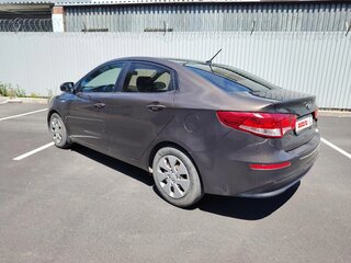 2015 Kia Rio III Рестайлинг, коричневый, 810000 рублей, вид 5