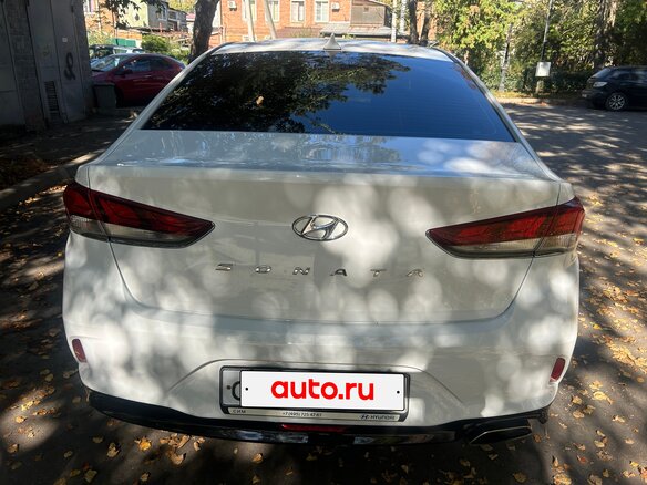2017 Hyundai Sonata VII (LF) Рестайлинг, белый, 1290000 рублей - вид 3