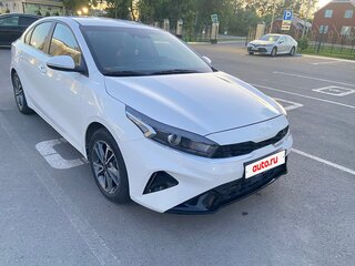 2021 Kia K3 II Рестайлинг, белый, 1800000 рублей, вид 3