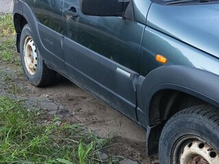 2010 Chevrolet Niva I Рестайлинг, серый, 290000 рублей, вид 3
