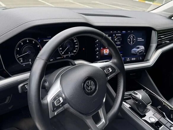 2020 Volkswagen Touareg III, чёрный, 6100000 рублей - вид 7
