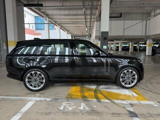 2026 Land Rover Range Rover P530 MHEV Long V, чёрный, 30990000 рублей, вид 4