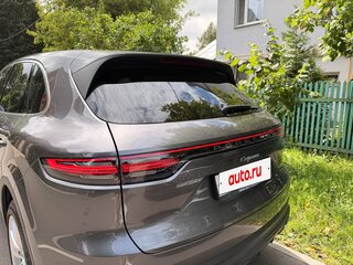 2018 Porsche Cayenne III, серый, 5890000 рублей, вид 3
