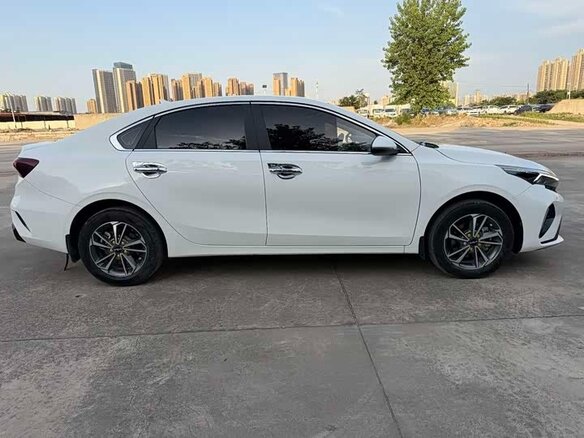 2023 Kia K3 II (China Market) Рестайлинг, белый, 1280285 рублей - вид 6