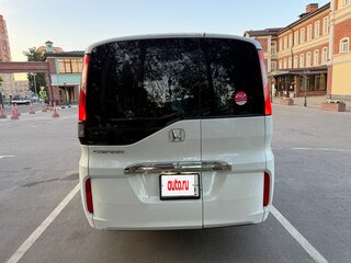 2019 Honda Stepwgn V Рестайлинг, белый, 1949000 рублей, вид 5
