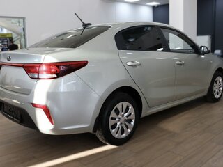 2019 Kia Rio IV, бежевый, 1564000 рублей, вид 4