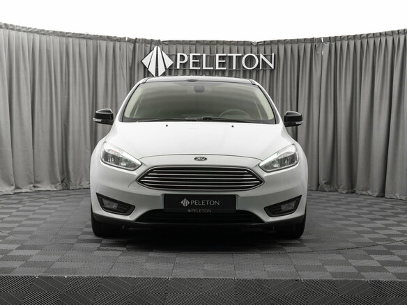2018 Ford Focus III Рестайлинг, белый, 1420000 рублей - вид 2