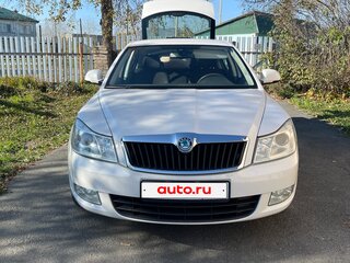 2012 Skoda Octavia II (A5) Рестайлинг, белый, 700000 рублей, вид 1