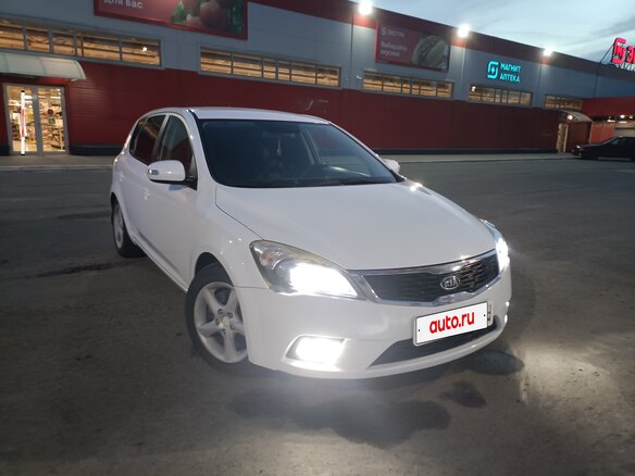 2010 Kia Ceed I, белый, 825000 рублей - вид 1