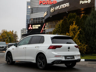 2021 Volkswagen Golf VIII, белый, 2418000 рублей, вид 5