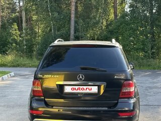2011 Mercedes-Benz M-Класс 300 II (W164) Рестайлинг, чёрный, 1338000 рублей, вид 4