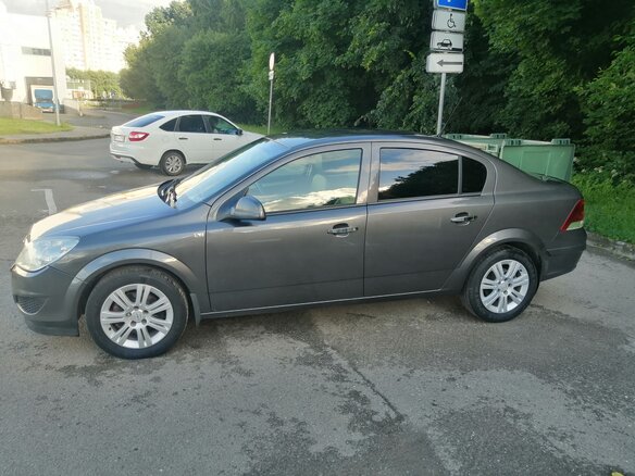 2011 Opel Astra H Рестайлинг, серый, 700000 рублей - вид 2