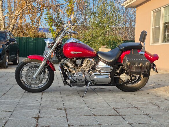 2000 Yamaha XVS1100, красный, 519000 рублей