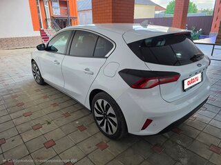 2018 Ford Focus IV, белый, 1330000 рублей, вид 5