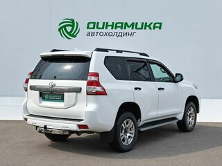 2017 Toyota Land Cruiser Prado 150 Series Рестайлинг 1, белый, 2440000 рублей, вид 5