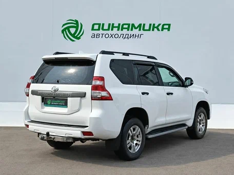 2017 Toyota Land Cruiser Prado 150 Series Рестайлинг 1, белый, 2350000 рублей, вид 5