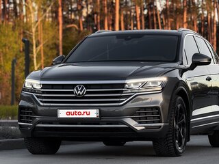 2022 Volkswagen Touareg III, серый, 6050000 рублей, вид 1