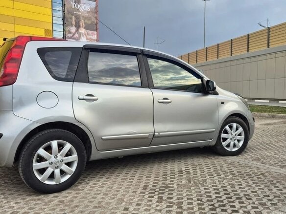 2007 Nissan Note I, серебристый, 570000 рублей - вид 1