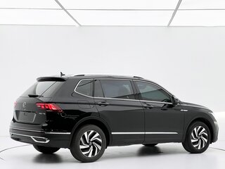 2023 Volkswagen Tiguan L II Рестайлинг (China Market), чёрный, 2370000 рублей, вид 2