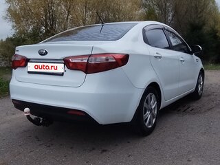 2013 Kia Rio III, белый, 750000 рублей, вид 5