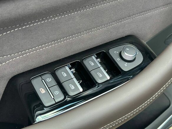 2026 Geely Monjaro (Xingyue L) I Рестайлинг 2 (China Market), чёрный, 4300000 рублей - вид 7