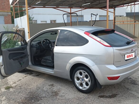 2010 Ford Focus II Рестайлинг, серебристый, 550000 рублей - вид 3