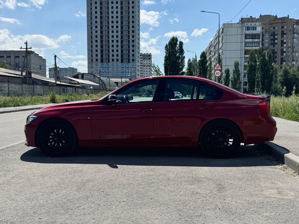 2012 BMW 3 серии 320d VI (F3x), красный, 1800000 рублей - вид 5