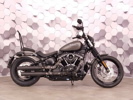 2018 Harley-Davidson Street Bob, серый, 1175000 рублей, вид 3