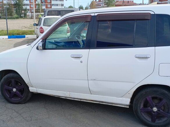 2001 Nissan Cube I Рестайлинг (Z10), белый - вид 5