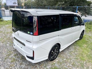 2021 Honda Stepwgn Spada V Рестайлинг, белый, 1990000 рублей, вид 4