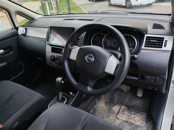 2005 Nissan Tiida Latio I, белый, 420000 рублей - вид 9