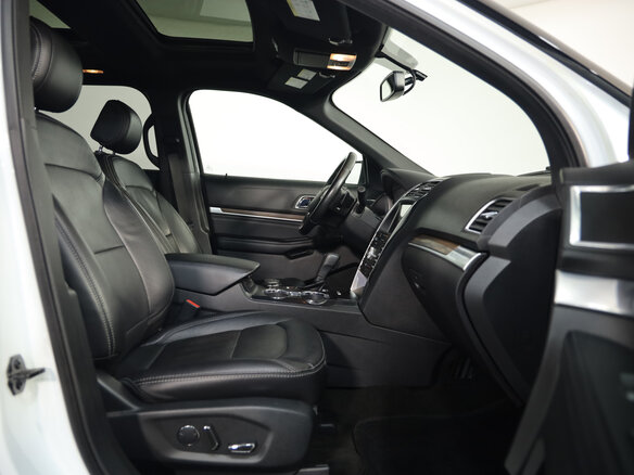 2017 Ford Explorer V Рестайлинг, белый, 2399777 рублей - вид 25