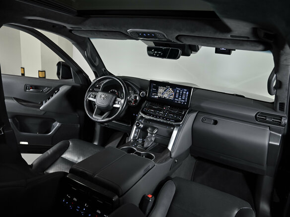 2022 Toyota Land Cruiser 300 Series, чёрный - вид 5