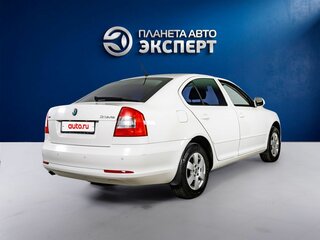 2011 Skoda Octavia II (A5) Рестайлинг, белый, 799000 рублей, вид 4