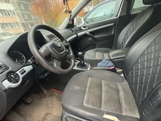 2010 Skoda Octavia Czech market II (A5) Рестайлинг, белый, 550000 рублей, вид 4