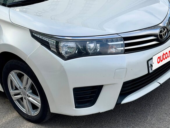 2013 Toyota Corolla XI (E160, E170, E180), белый, 1100000 рублей - вид 8