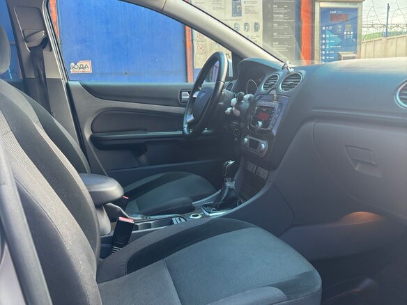 2008 Ford Focus II Рестайлинг, серебристый, 530000 рублей - вид 5