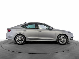 2021 Skoda Octavia IV (A8), серебристый, 2405000 рублей, вид 4