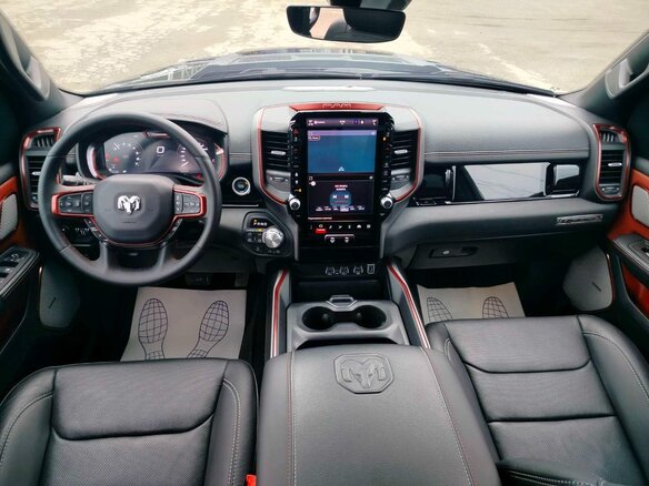 2024 Ram 1500 Crew Cab V Рестайлинг, чёрный, 8461000 рублей - вид 4