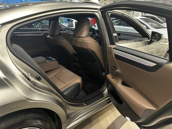 2025 Lexus ES 200 VII Рестайлинг 2, серый, 6099000 рублей - вид 14
