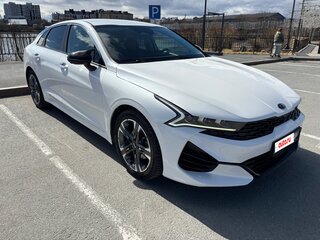 2021 Kia K5 III, белый, 2550000 рублей, вид 4