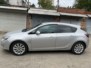 2010 Opel Astra J, серебристый, 400000 рублей, вид 5